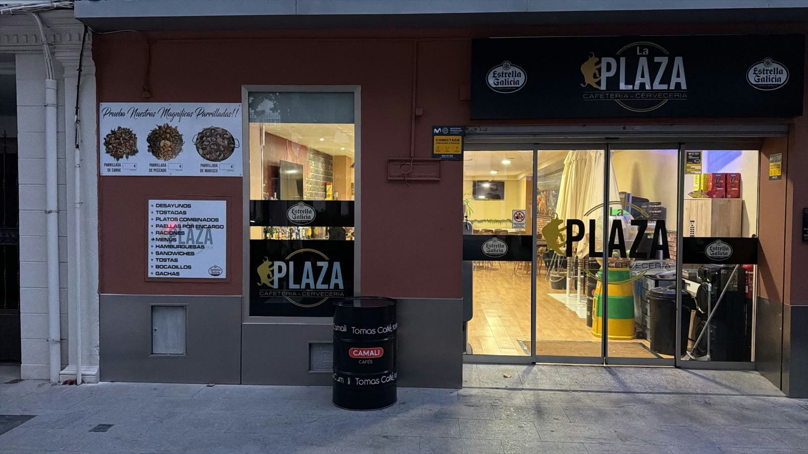 La fachada, en la calle Don Víctor